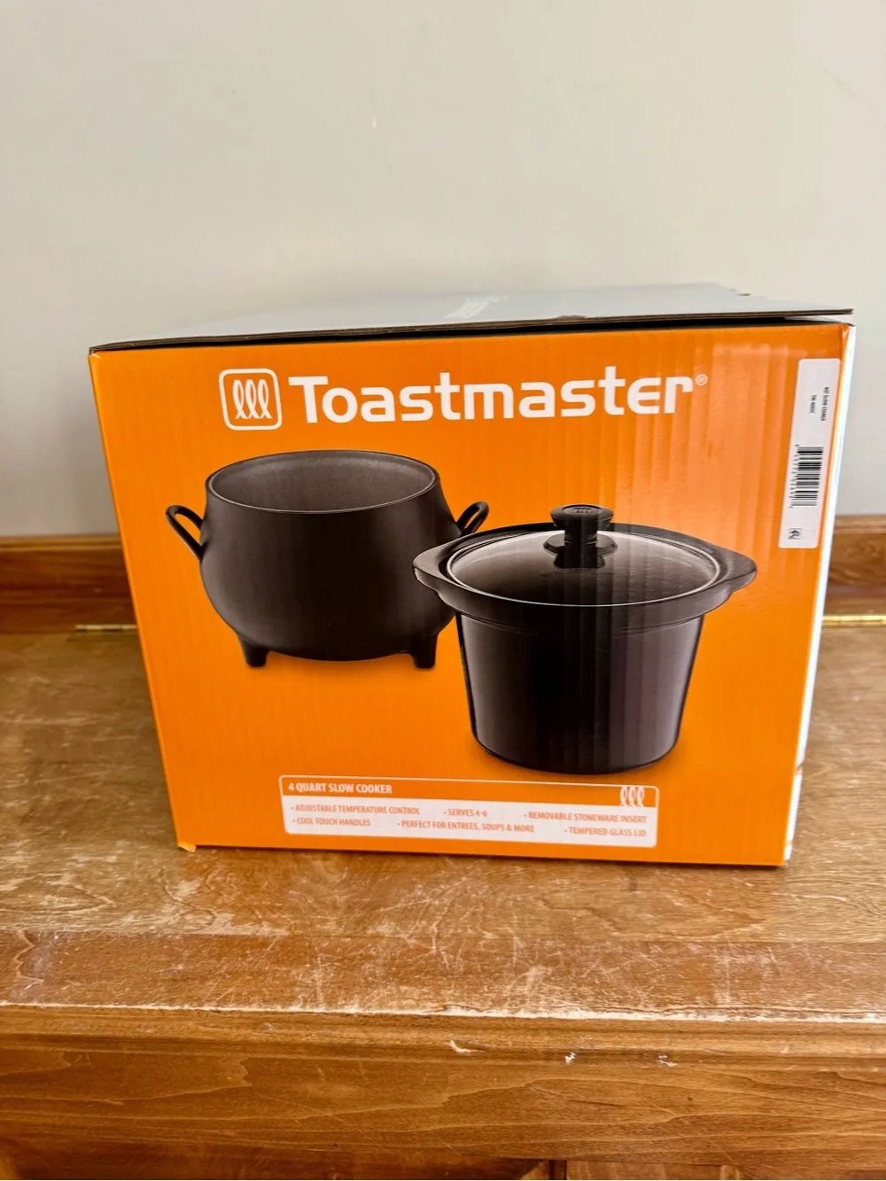 Toastmaster Cauldron 4-Quart Black Slow Cooker with Glass Lid
